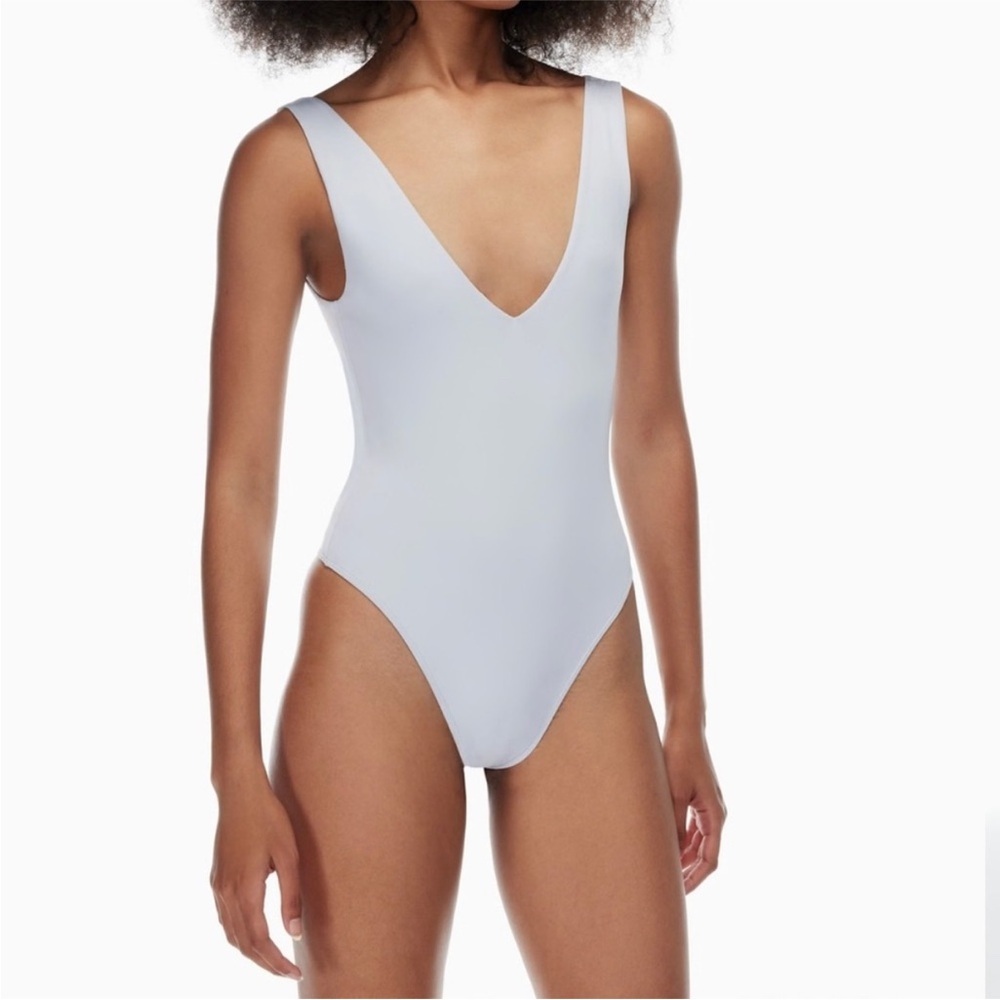 Aritzia Babaton countour body suit